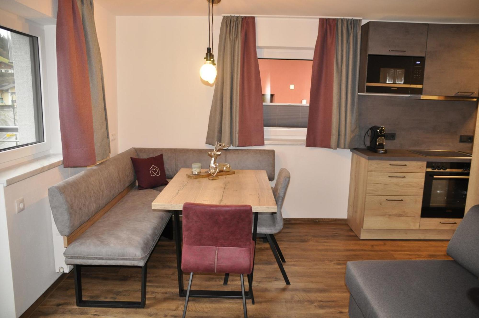 Herzis Appartements Wagrain Room photo